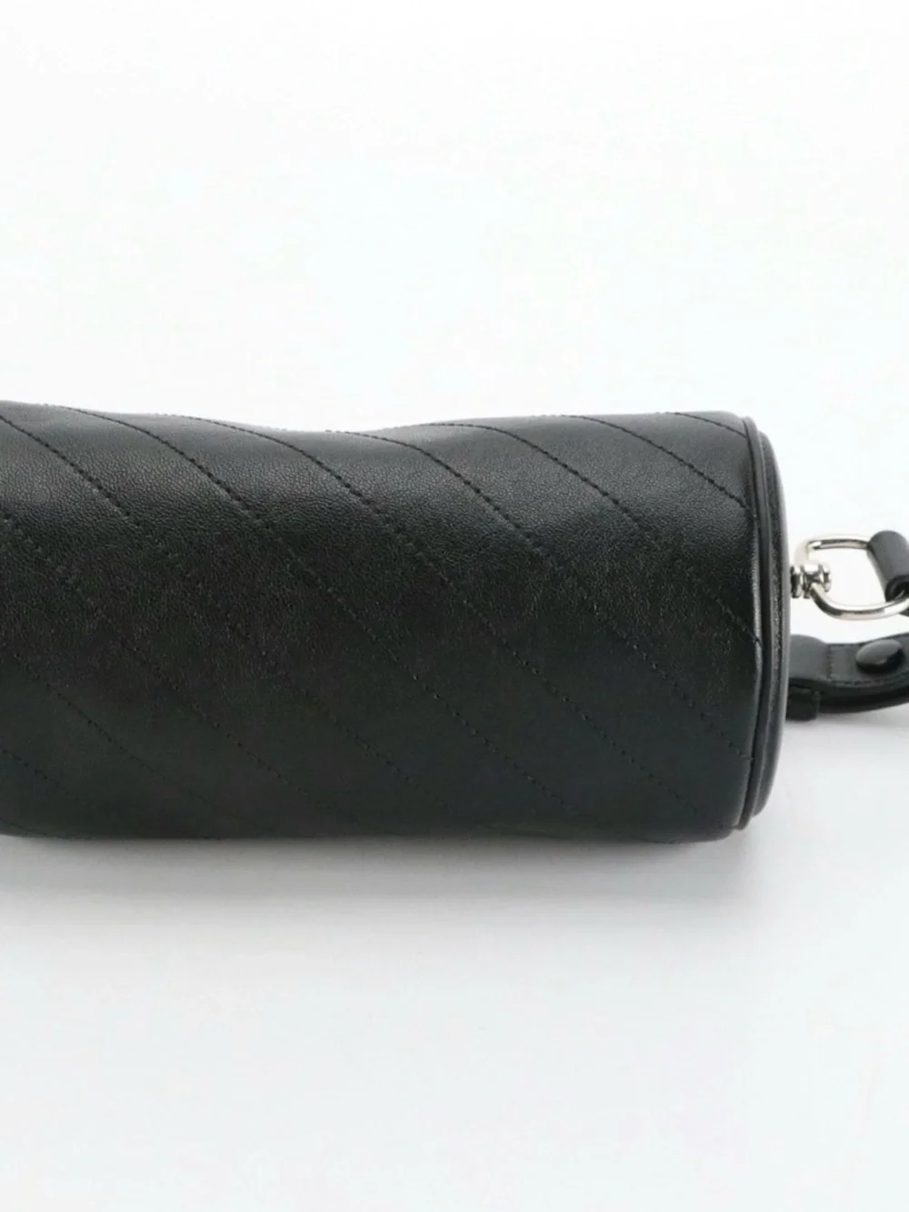 Gucci Black Quilted Barrel Shoulder Bag with Silver Charm - Picture 4 of 7